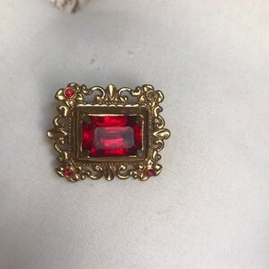 Rare Vintage Red Gold Victorian Brooch